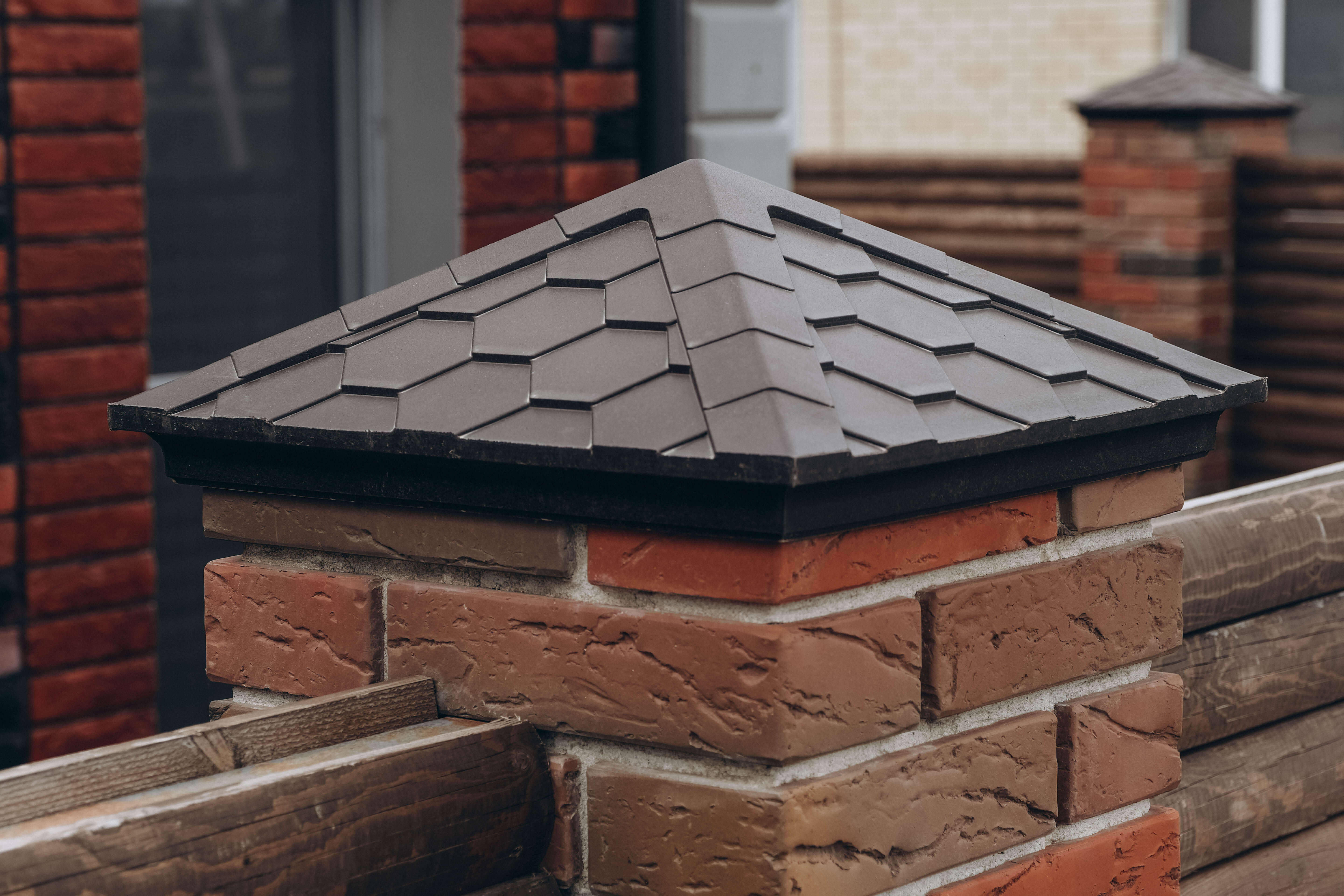 Колпак Zking Эверест Коричневый на столб 1.5х1.5 кирпича (390х390мм) в Уссурийске фото